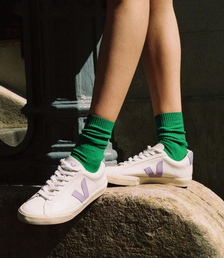 8JL44243Veja Esplar-Leder, weiße Lavande