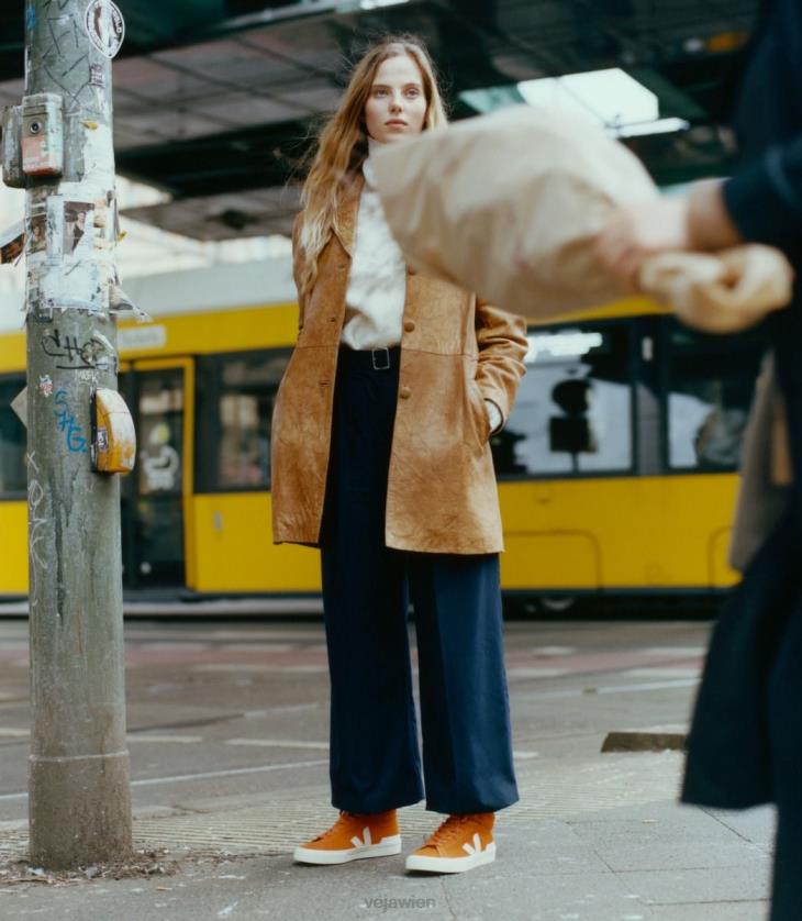 8JL4474Veja Minotaurus Wildleder Kürbis Pierre