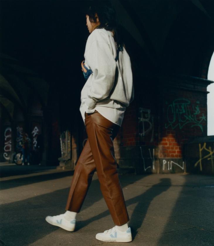 8JL44116Veja Recife chromfreies Leder, weißer Stahl