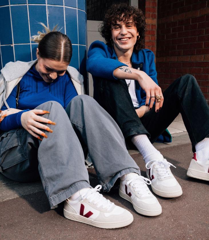 8JL4457Veja V-10 B-Mesh, weiß, natürlich, Marsala