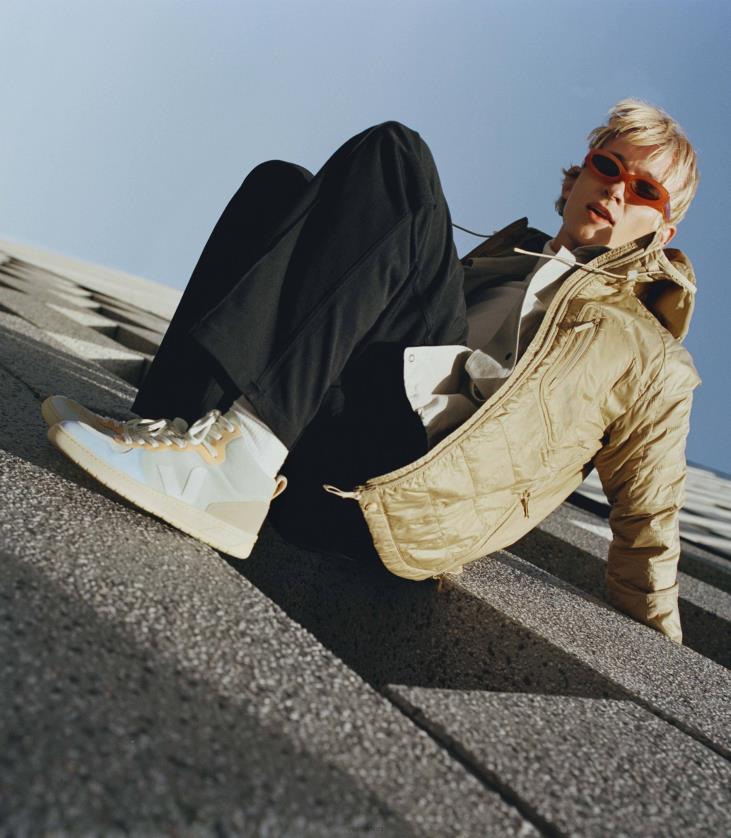 8JL4482Veja V-15 Wildleder Jadeweiß Multico